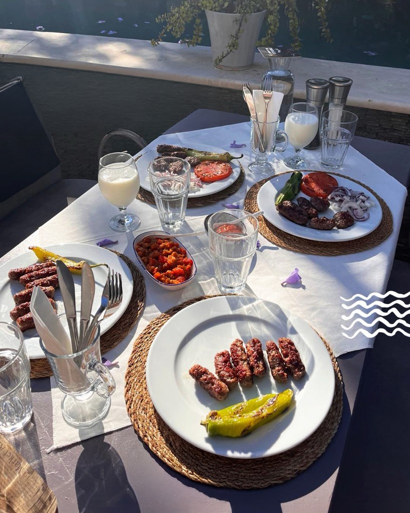 Gizli Köfteci Mumu Alâ Otel